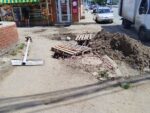 Ремонтируют тротуар по улице Москатова у Нового Вокзала